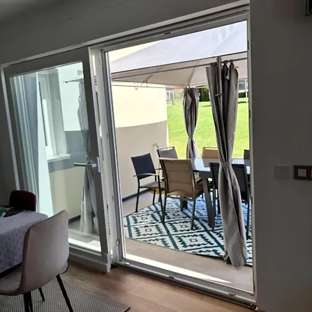 Propriete Moderne 12 Personnes Piscine Sauna Et Salle De Jeux Villa
