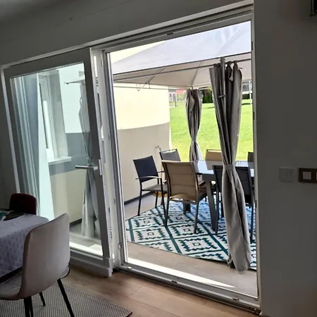Propriete Moderne 12 Personnes Piscine Sauna Et Salle De Jeux Villa Hartzviller
