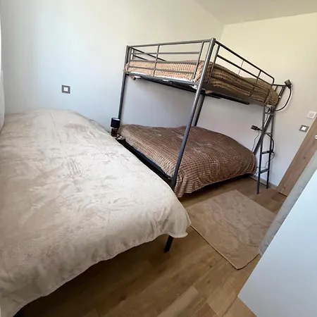 Propriete Moderne 12 Personnes Piscine Sauna Et Salle De Jeux Villa *