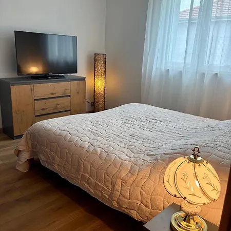 Villa Propriete Moderne 12 Personnes Piscine Sauna Et Salle De Jeux