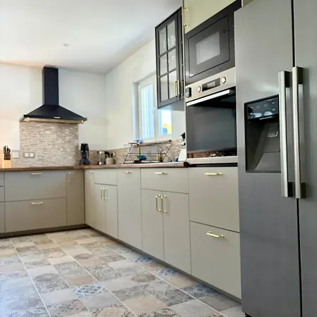 Propriete Moderne 12 Personnes Piscine Sauna Et Salle De Jeux Villa