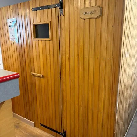 Propriete Moderne 12 Personnes Piscine Sauna Et Salle De Jeux Villa
